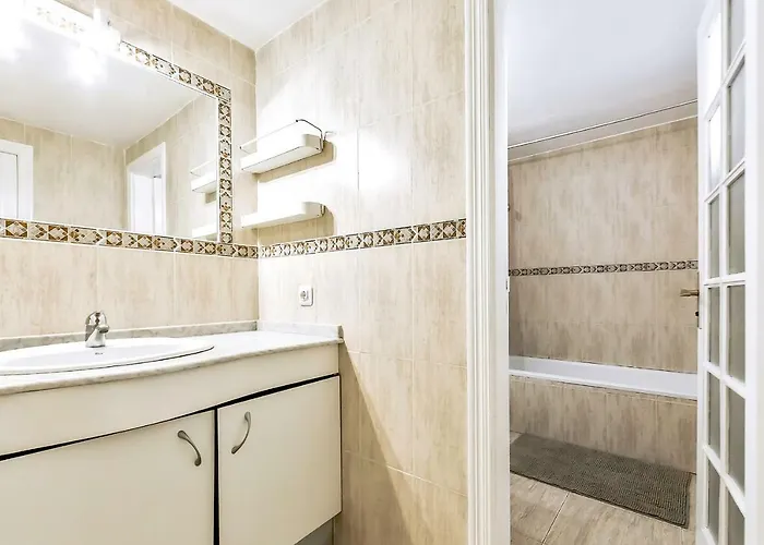 Calle Madrid 아데제