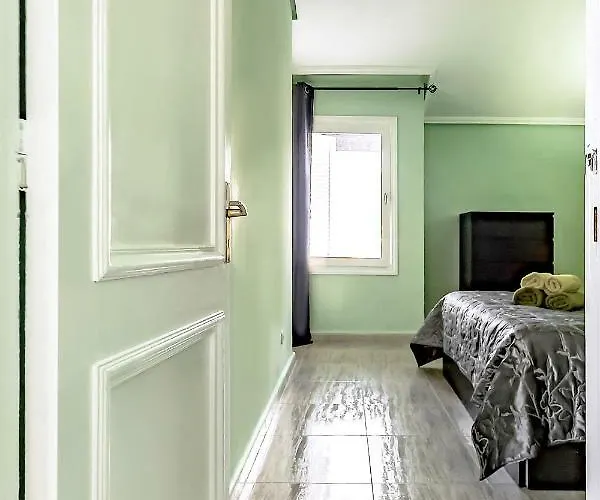 Calle Madrid 아데제