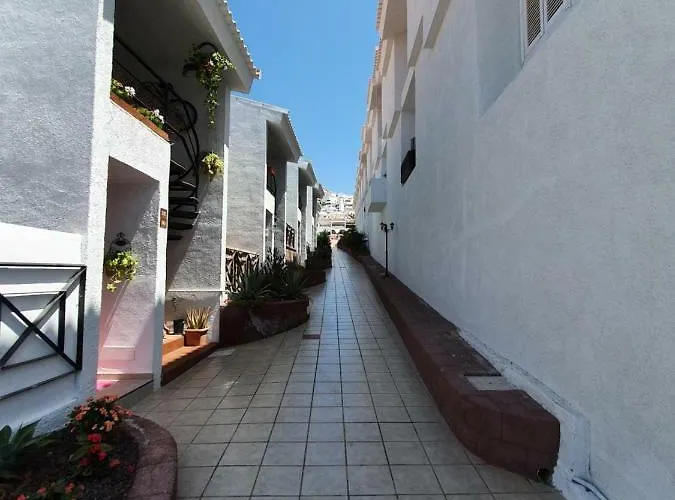 Calle Madrid 아데제